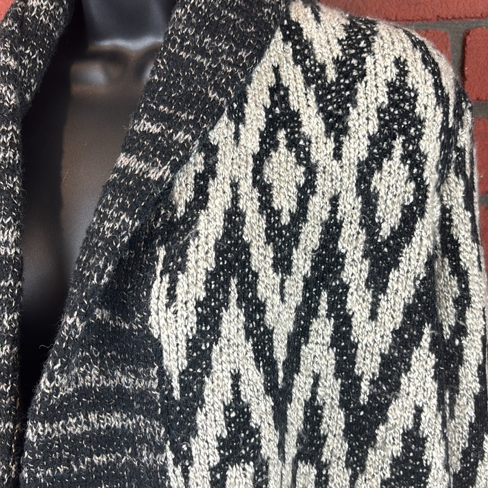 Lucky Brand Sweater Womens‎ Medium Southwestern - Picture 2 of 10